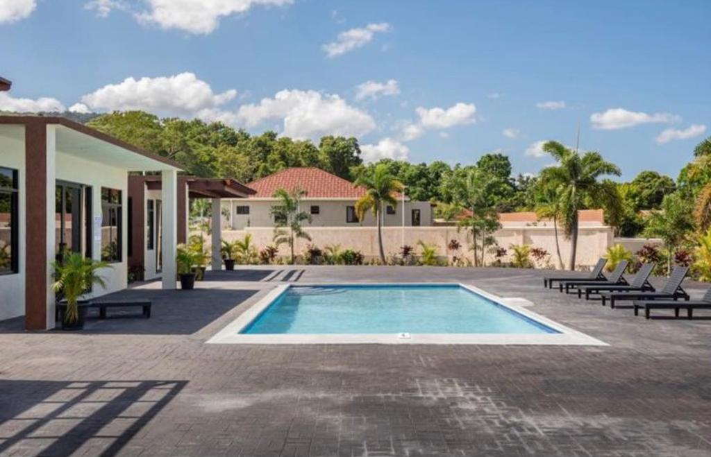 Luxurious Villa Royale- 5 min drive to Ocho Rios