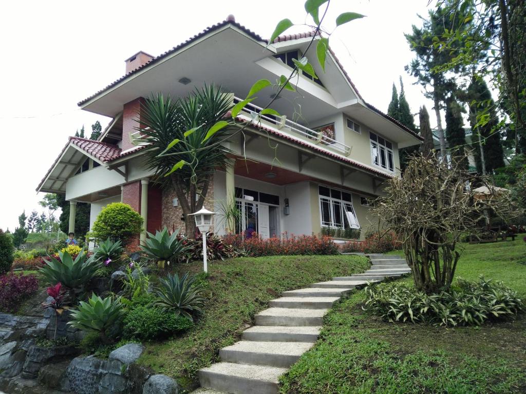 Villa Bougenvile Lembang Asri