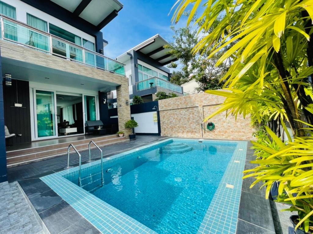 KW pool villa pattaya