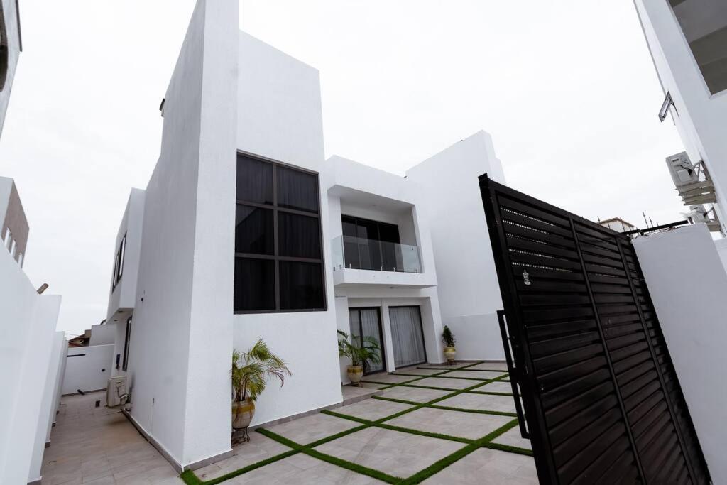 The Aurele - New, Stunning 4-bedrm Hse in Tse Addo