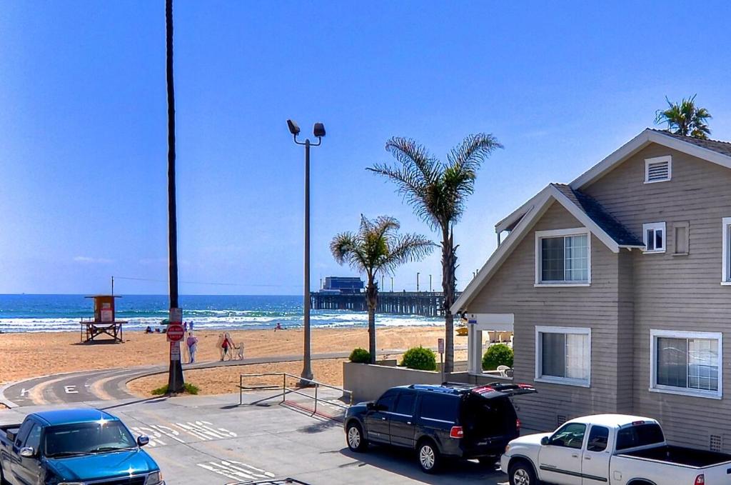 Unit C Amazing 3bd2ba Beach View Condo!