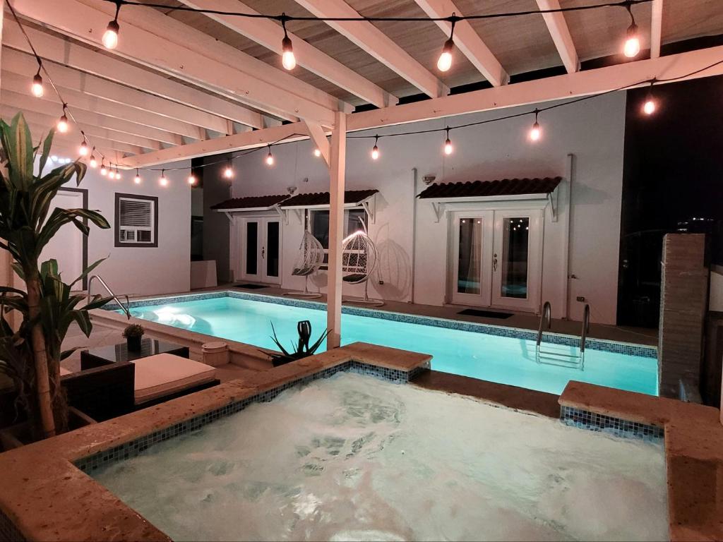 Holiday House with Pool & Jacuzzi in Rosarito