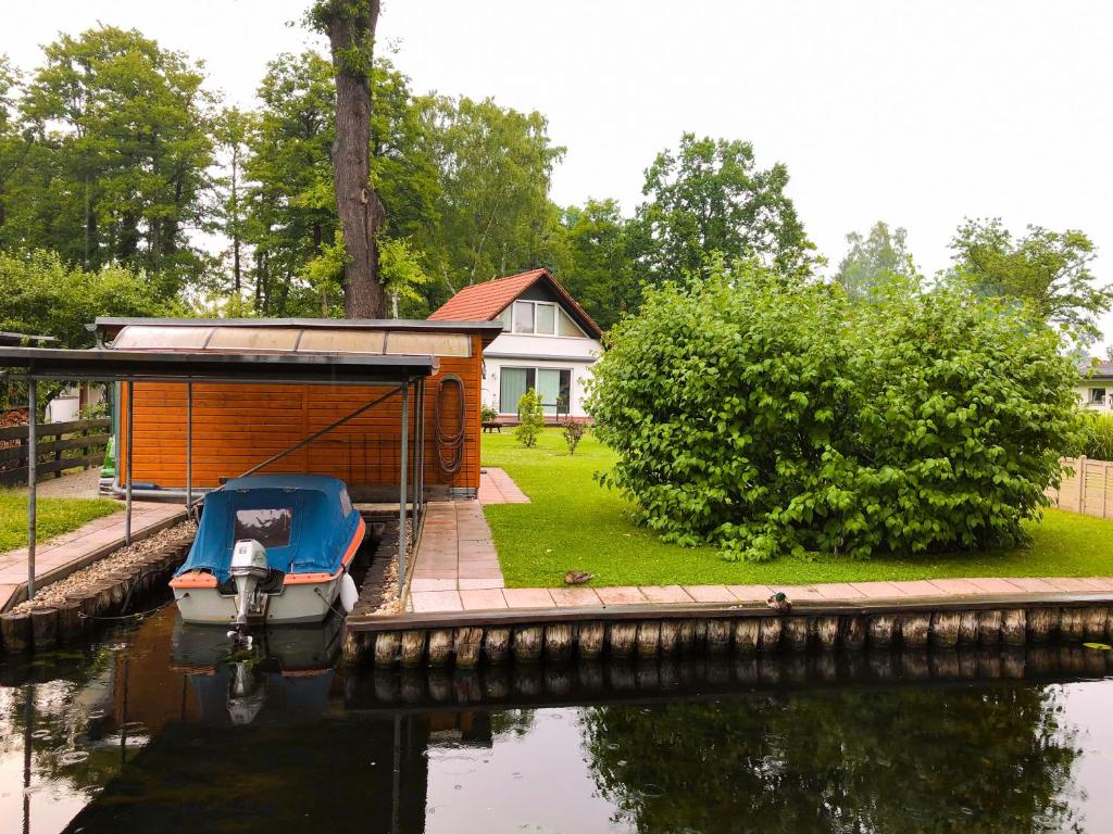 Ferienhaus direkt an der Spree mit Whirlpool und Sauna