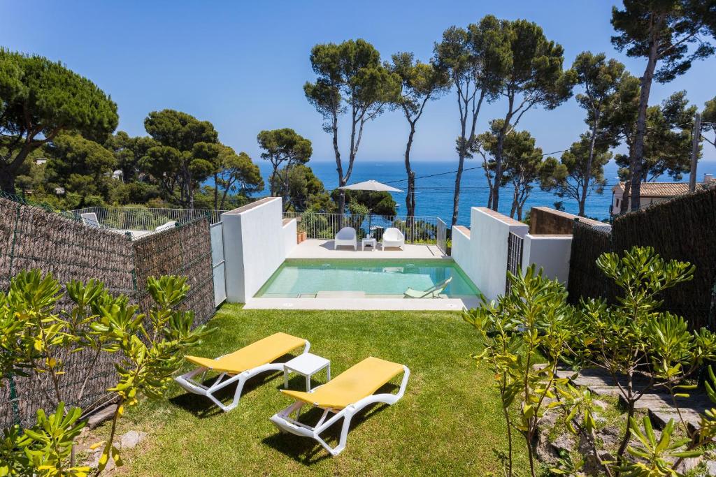 Luxury Villa in front of the sea PROA