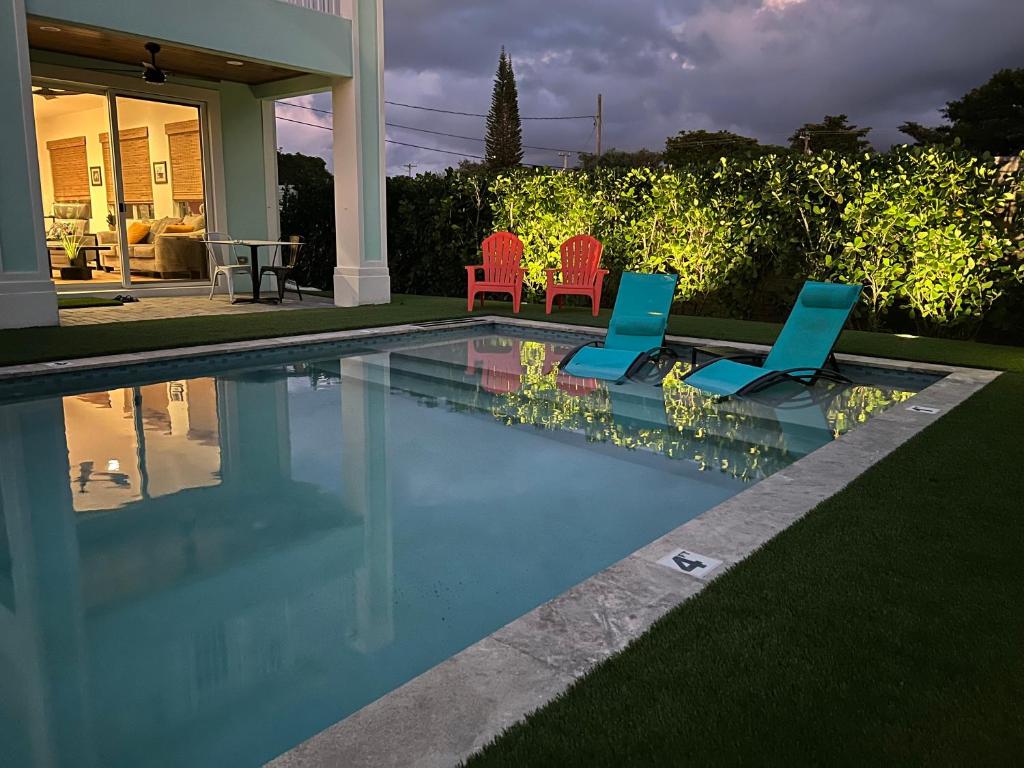 Villa Delray - Modern Delray Villa w Heated Pool Min to Atlantic Ave & Beach