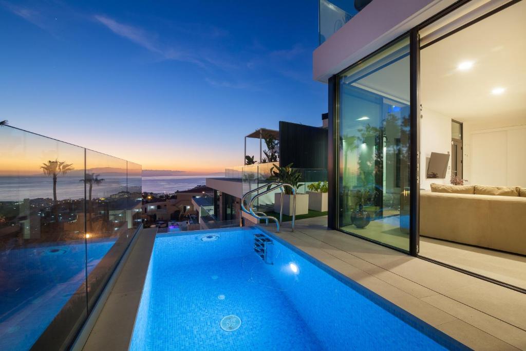 200m² NEW Villa F with private, heated pool and amazing ocean view.