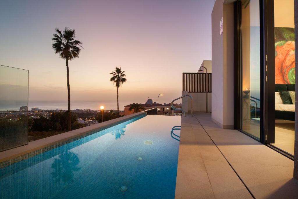 200m² NEW Villa D with private, heated pool and amazing ocean view.